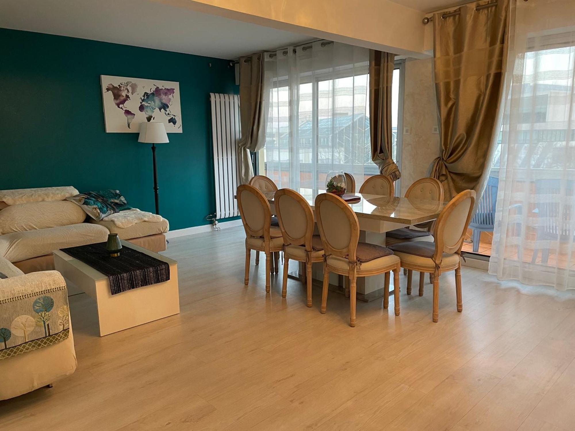 Bel Appartement Lumineux De 100M2 6 Places 3 Chambres Au 3E Etage Avec Ascenseur -A 5Mn A Pied Du Parc Des Expositions Congres De Dijon Et Eng Et 10Mn Du Centre Ville Place Parking Devant L'Immeuble Exteriér fotografie