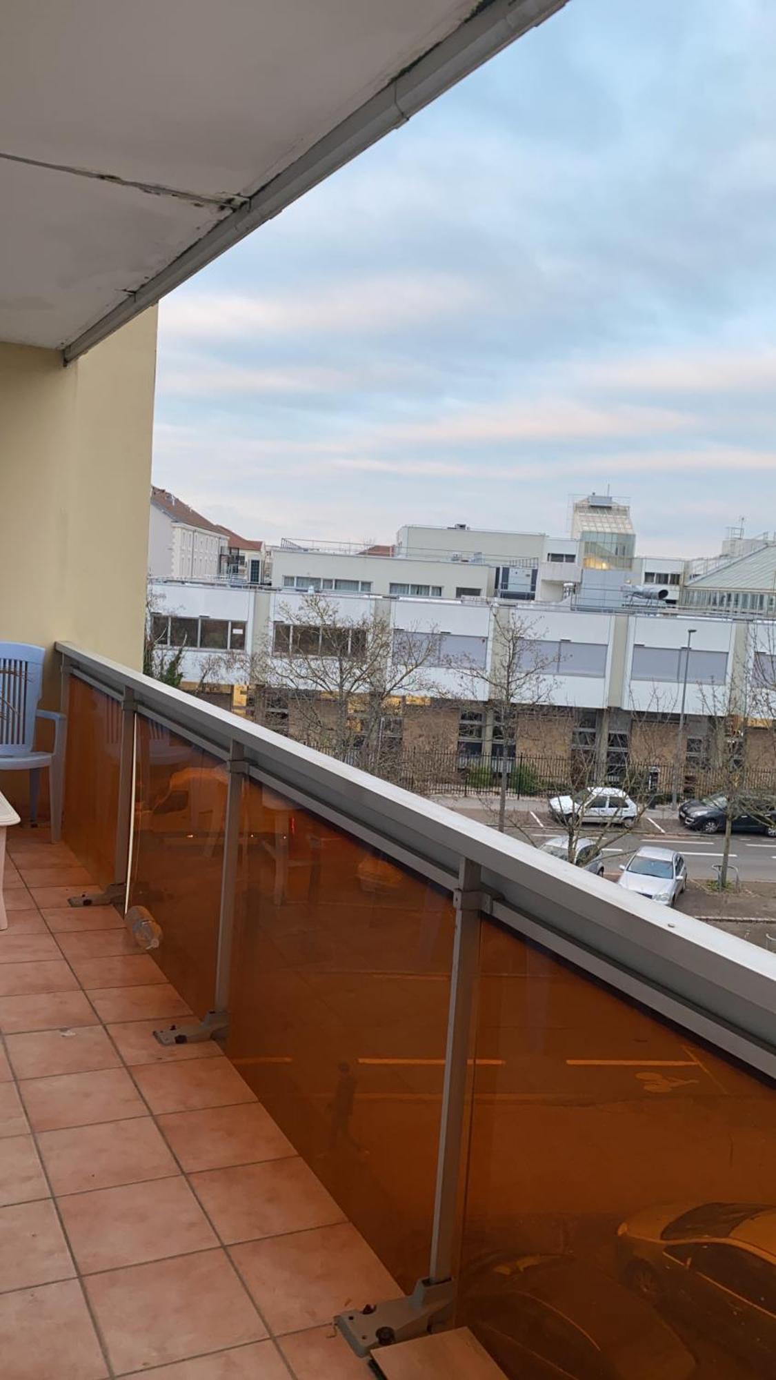 Bel Appartement Lumineux De 100M2 6 Places 3 Chambres Au 3E Etage Avec Ascenseur -A 5Mn A Pied Du Parc Des Expositions Congres De Dijon Et Eng Et 10Mn Du Centre Ville Place Parking Devant L'Immeuble Exteriér fotografie